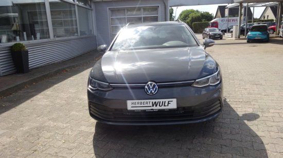 Volkswagen Golf VIII Variant 1.5 eTSI Life DSG - Samsaru's Car Outlet