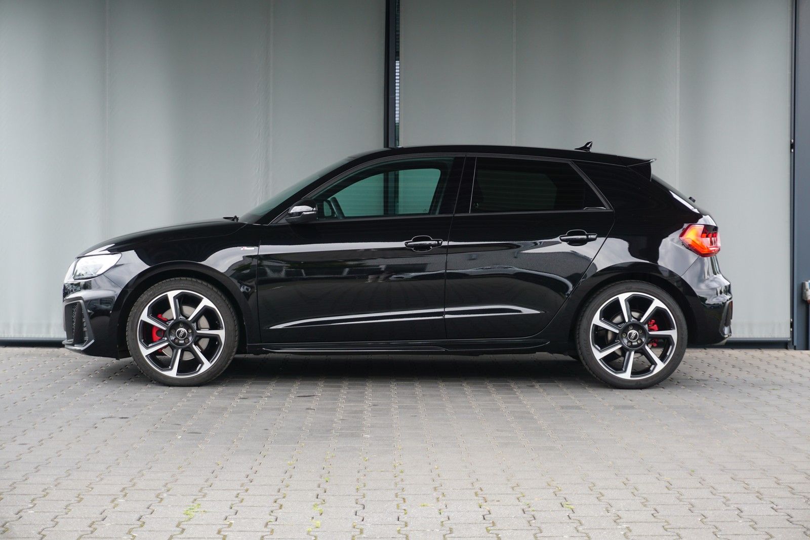 Audi A1 Sportback 40 TFSI S tronic S line - Samsaru's Car Outlet