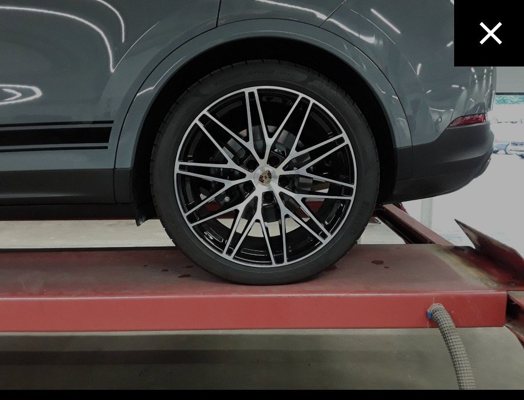 Porsche Cayenne Coupe E-Hybrid*HAL*AHK*22"Alu*BOSE*MATRI