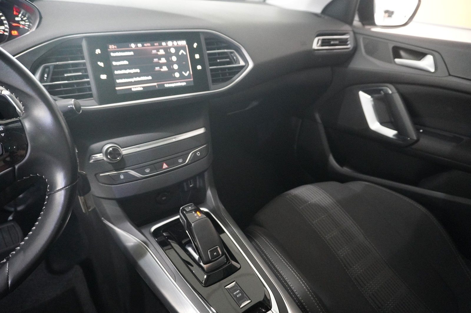 Peugeot 308 SW 1.5D ALLURE - Samsaru's Car Outlet