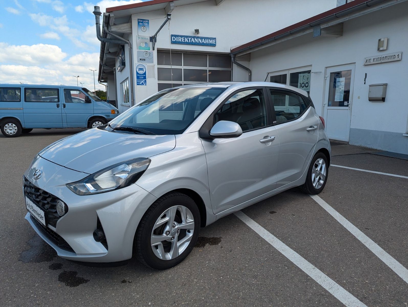 Hyundai i10 Trend - Samsaru's Car Outlet