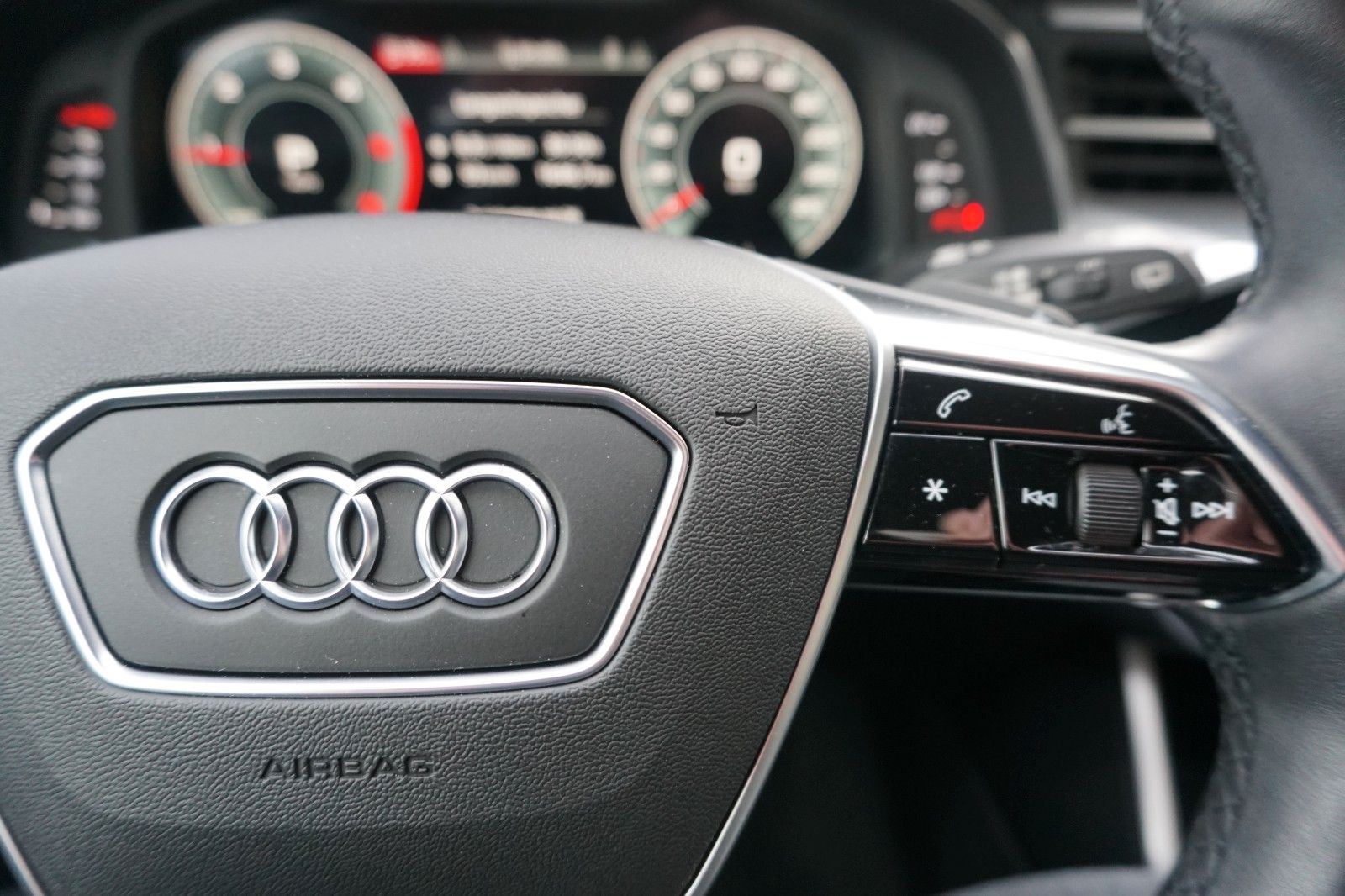 Audi A6 Avant 40 TDI Sport - Samsaru's Car Outlet