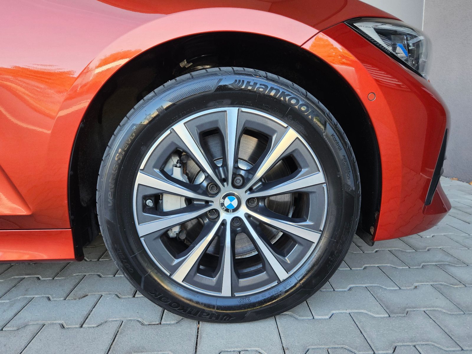 BMW 330e M Sport - Samsaru's Car Outlet