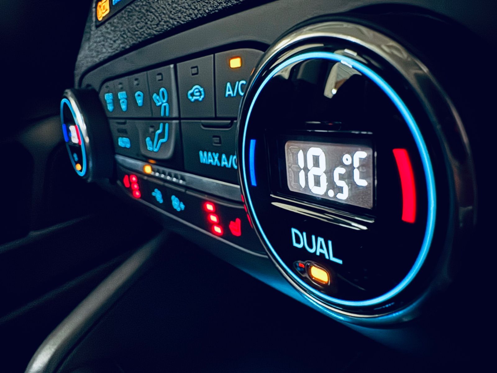 Ford Focus Lim. Cool & Connect - Samsaru's Car Outlet