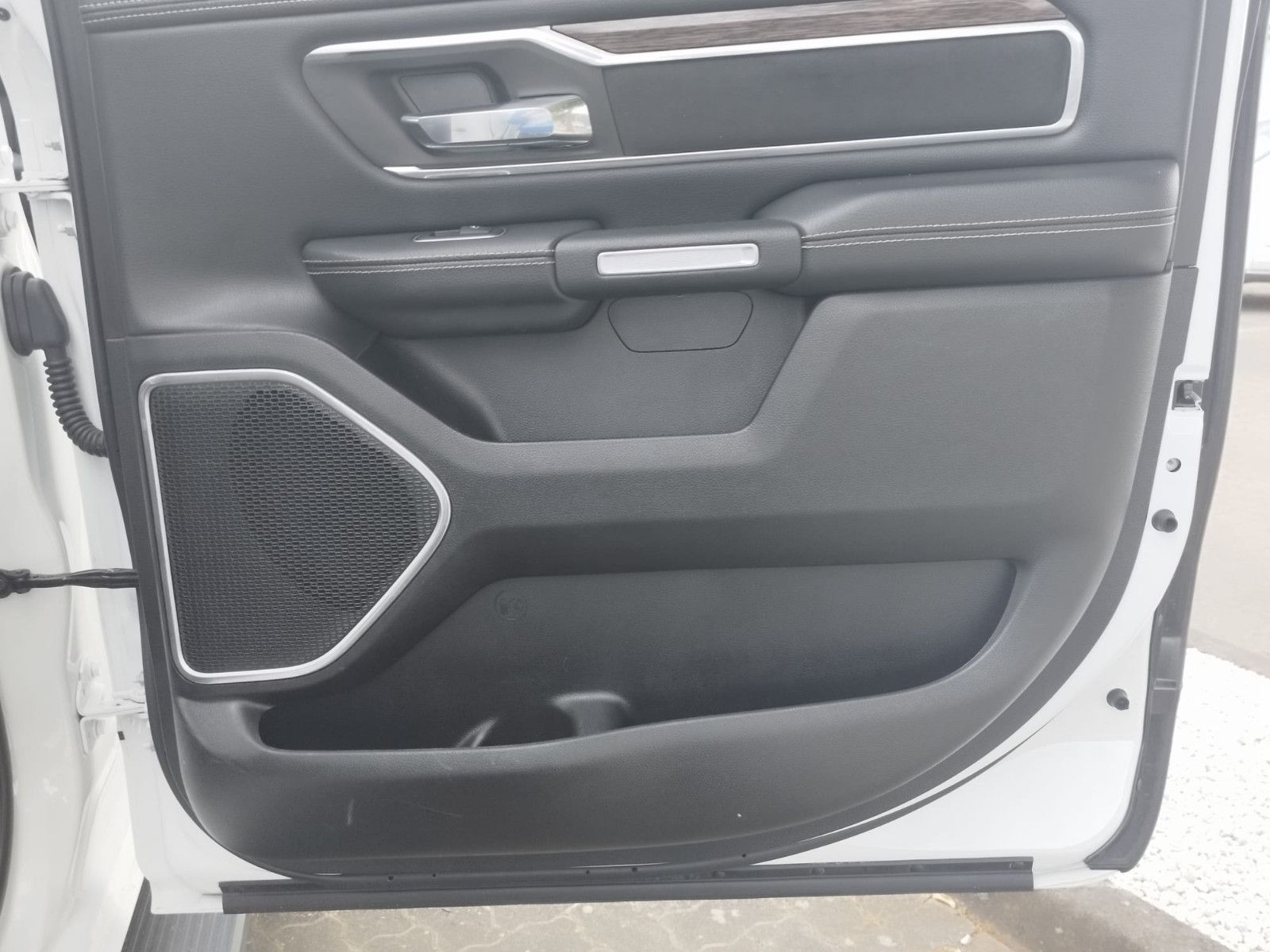 Dodge RAM 1500 Laramie Crew Cab 4x4  Kamera Leder LED