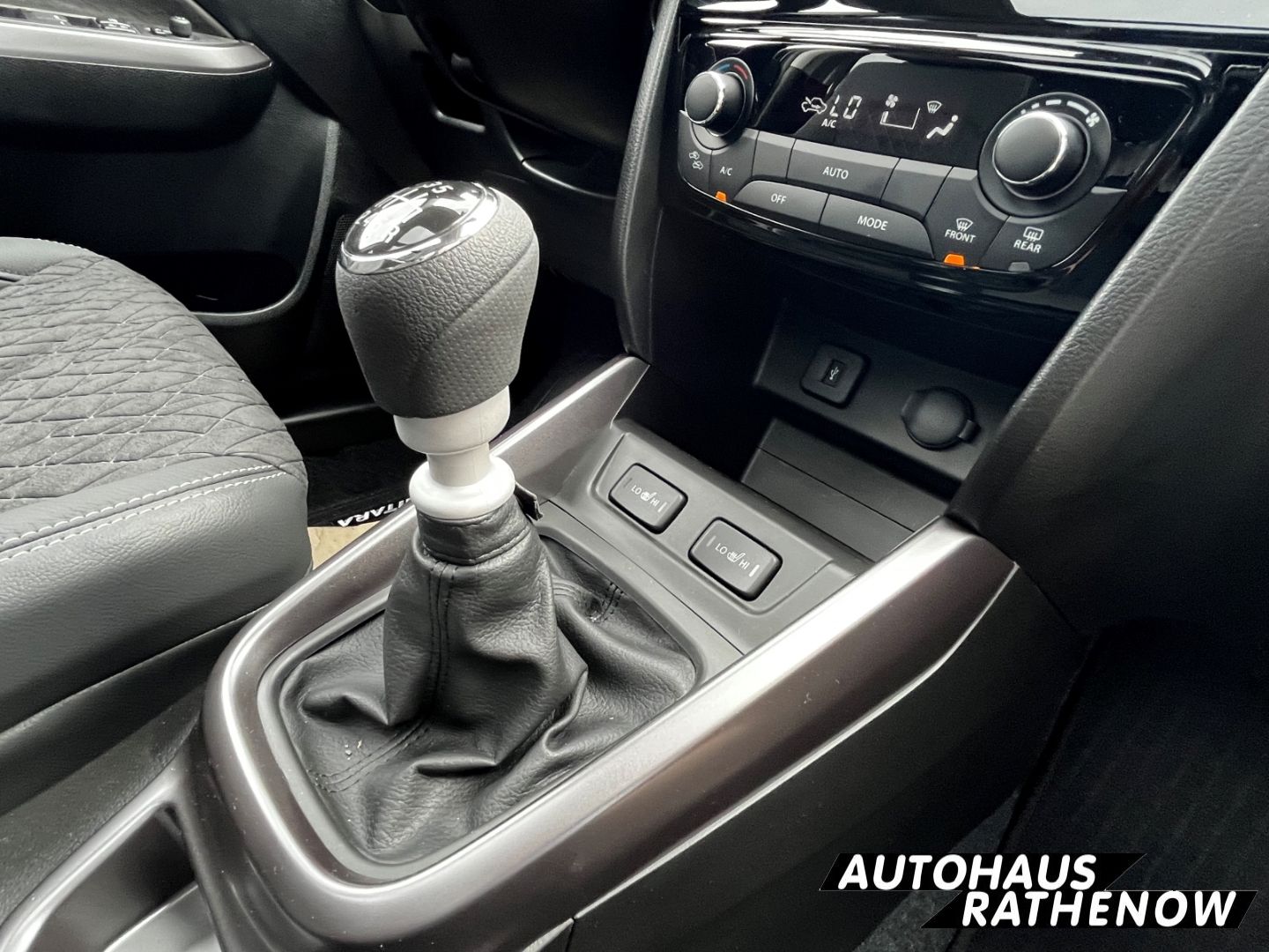 Suzuki Vitara Shinkai 1.4 BOOSTERJET HYBRID - Samsaru's Car Outlet