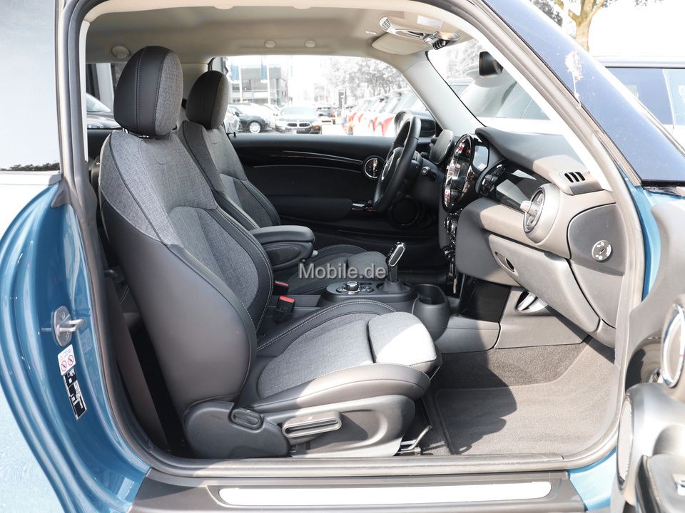 MINI Cooper SE Classic - Samsaru's Car Outlet