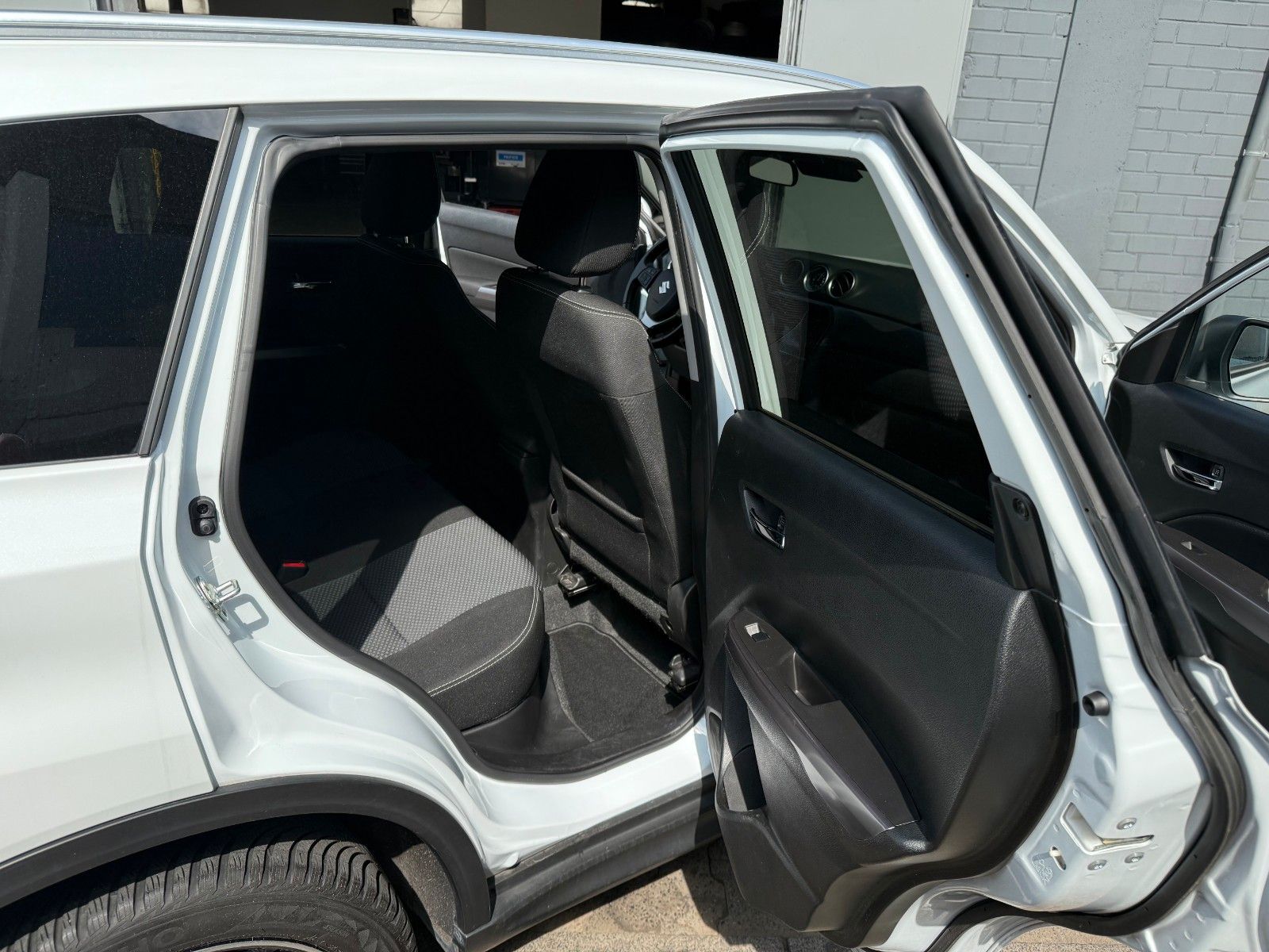 Suzuki Vitara 1.4 Mild-Hybrid Comfort+ - Samsaru's Car Outlet