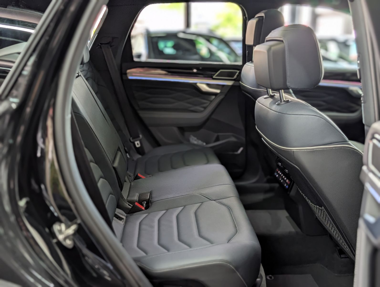Volkswagen Touareg 3.0TDI 4M R-Line VOLL Black 22" UPE 114T