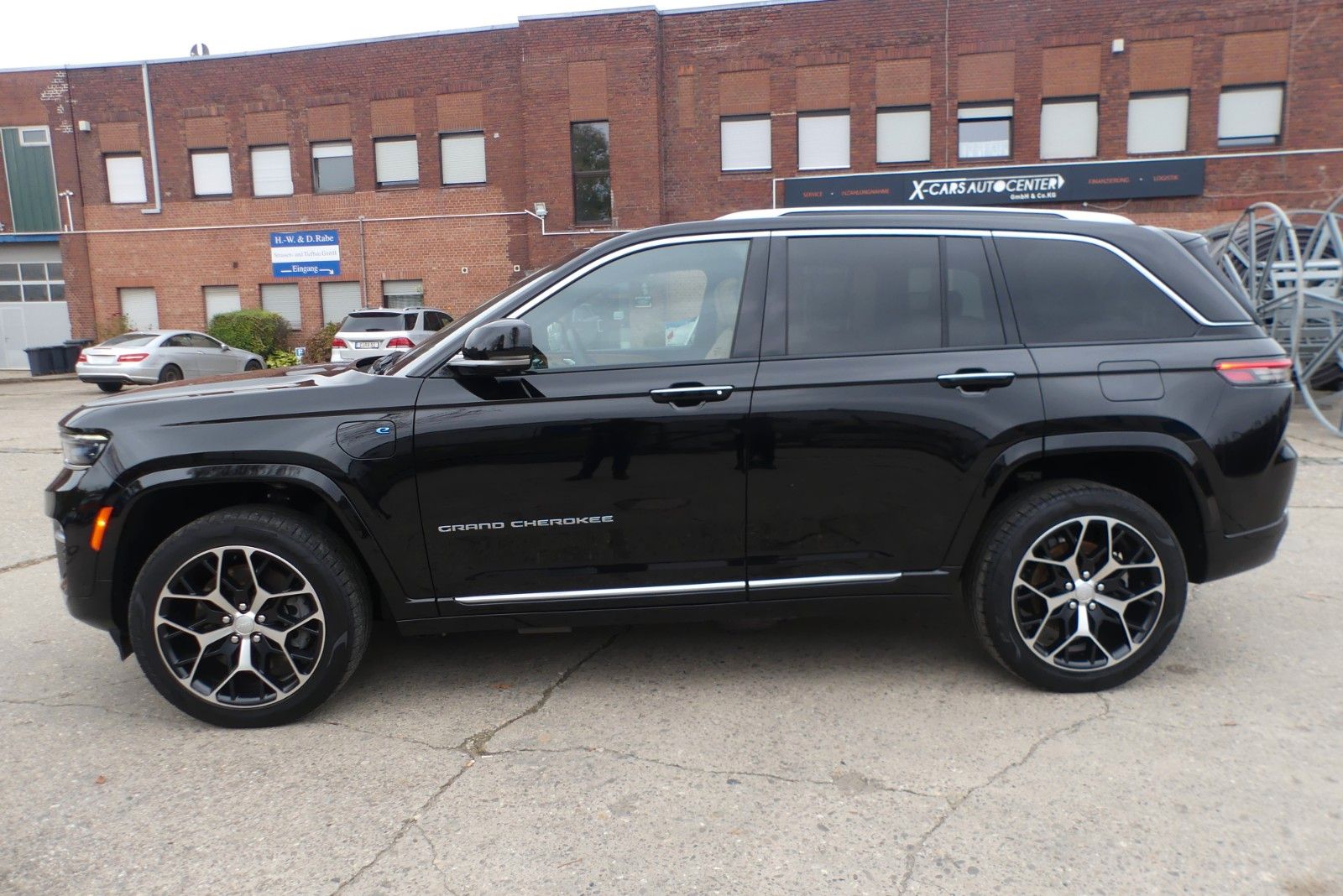 Jeep Grand Cherokee Summit Reserve Plug-In-Hybrid 4xe