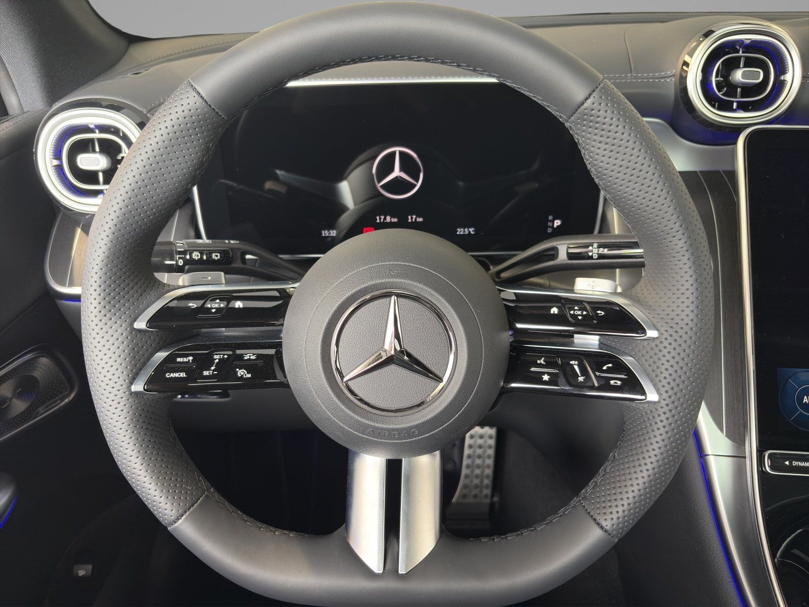 Mercedes-Benz GLC 300 d AMG Burm DigiLight Pano AHK 360° Multi