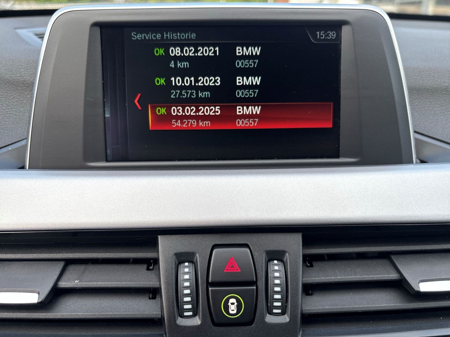 BMW X1 xDrive 25 e Advantage - Samsaru's Car Outlet