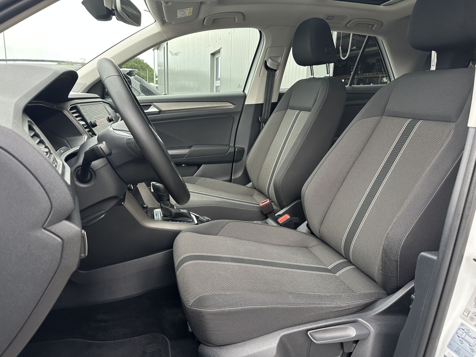 Volkswagen T-Roc 2.0 TDI DSG 4Motion Style - Samsaru's Car Outlet