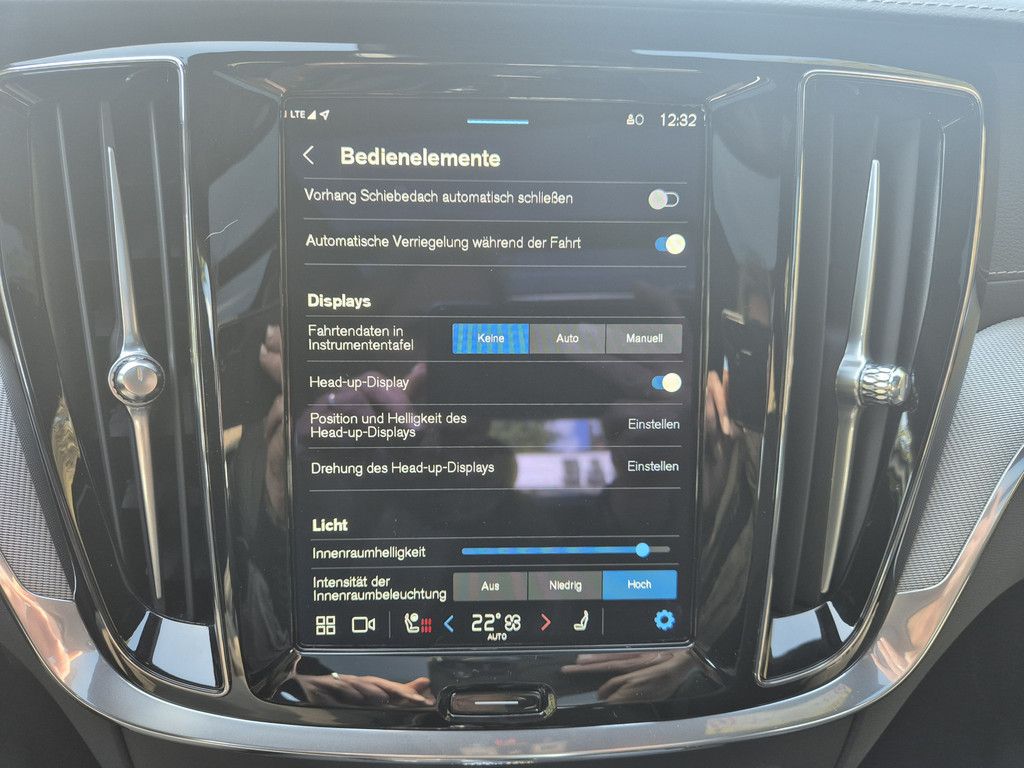 Volvo S60 T8 Ultimate Dark Recharge Plug-In Hybrid AWD