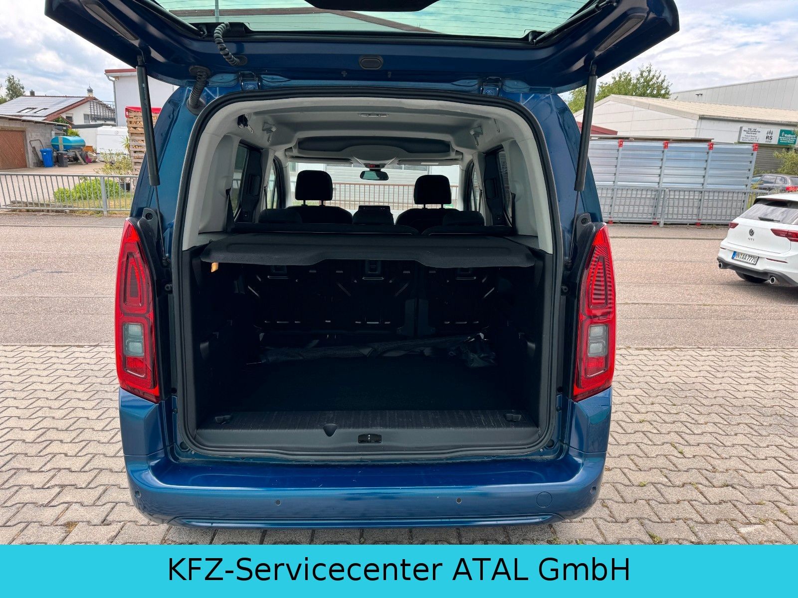 Opel Combo Life Elegance - Samsaru's Car Outlet