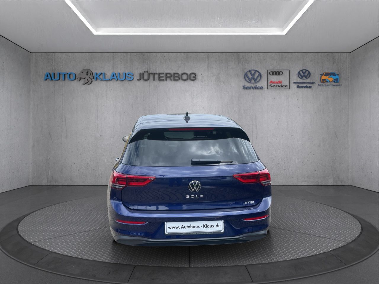 Volkswagen Golf VIII 1.5 eTSI - Samsaru's Car Outlet