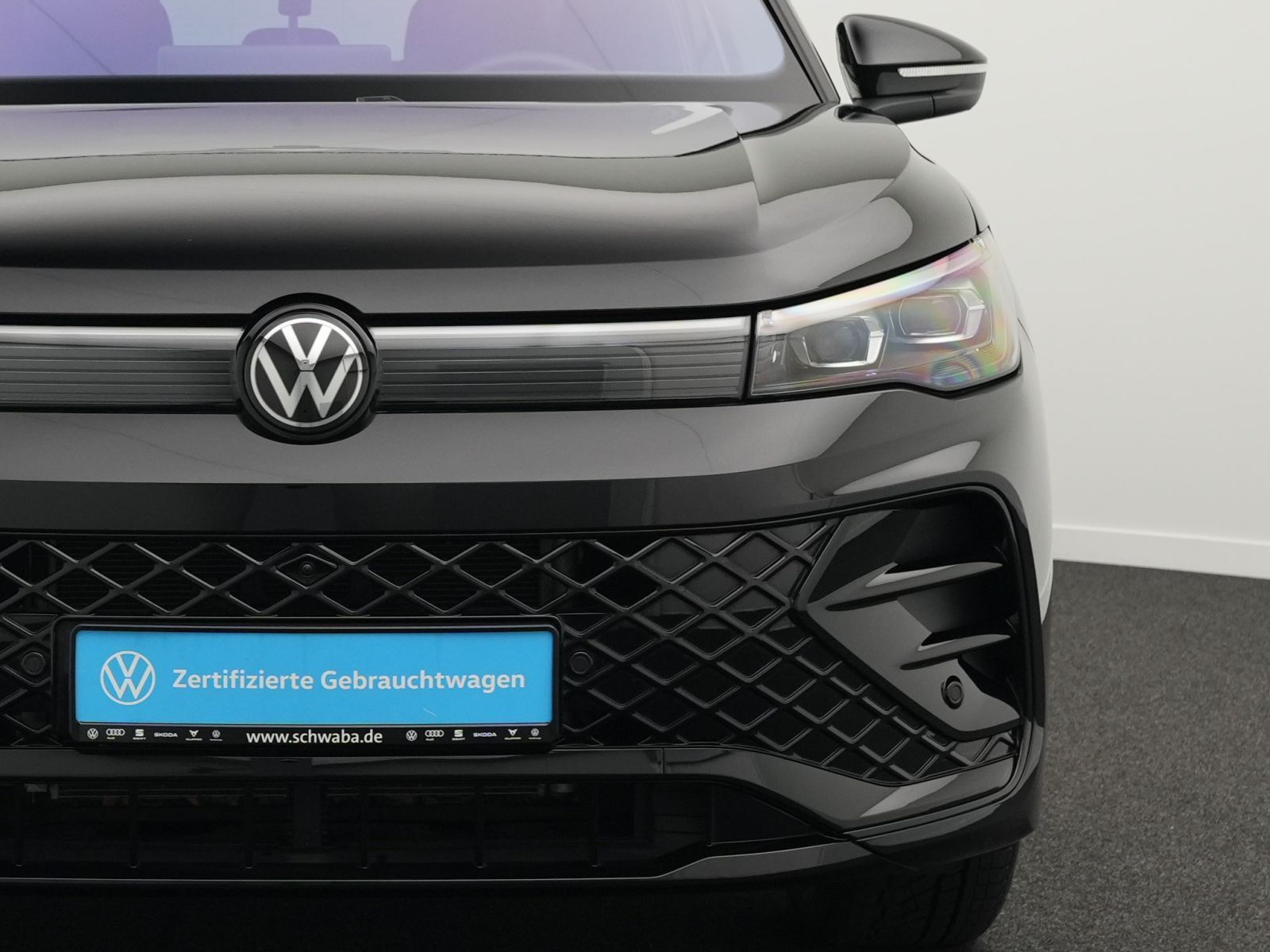 Volkswagen Tiguan R-Line 1.5TSI eHybrid IQ.LIGHT*HARMAN*20"