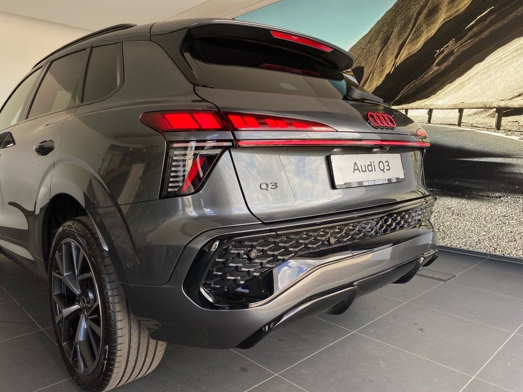 Audi Q3 SUV e-hybrid 200 kW S line AHK+RFK+ACC+MATRIX
