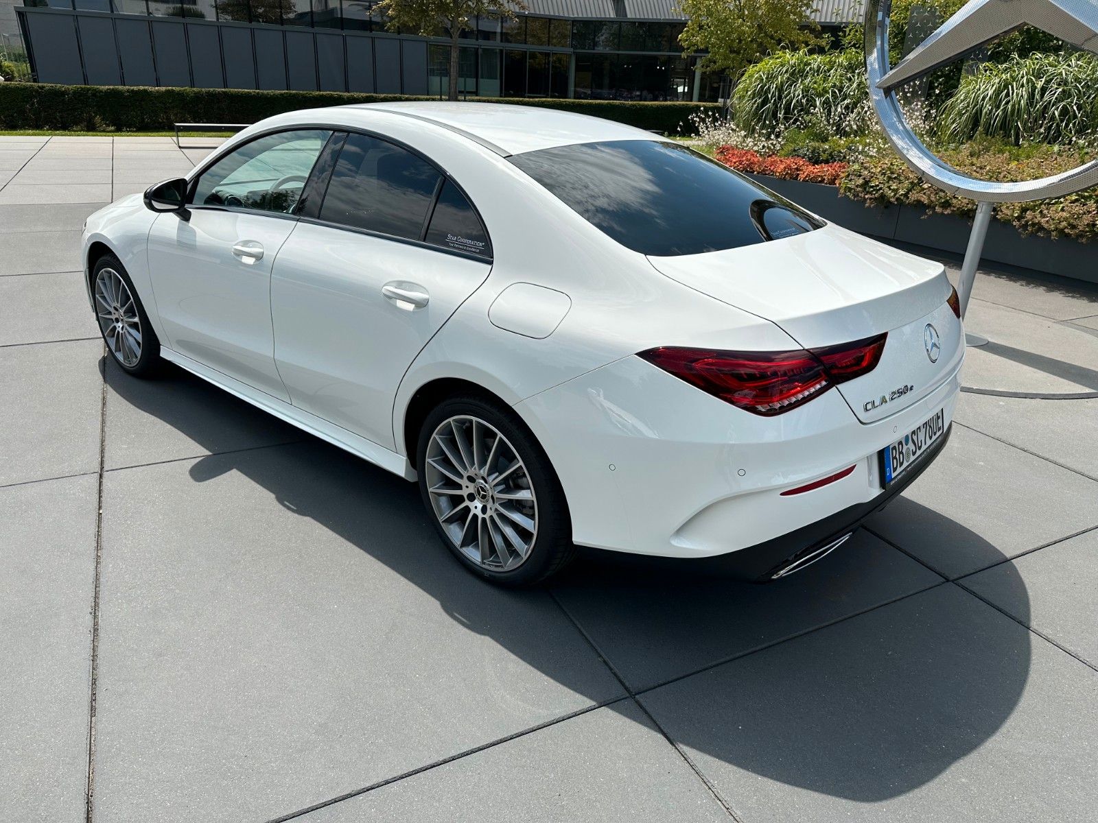 Mercedes-Benz CLA 250 e Coupé AMG Line - Samsaru's Car Outlet