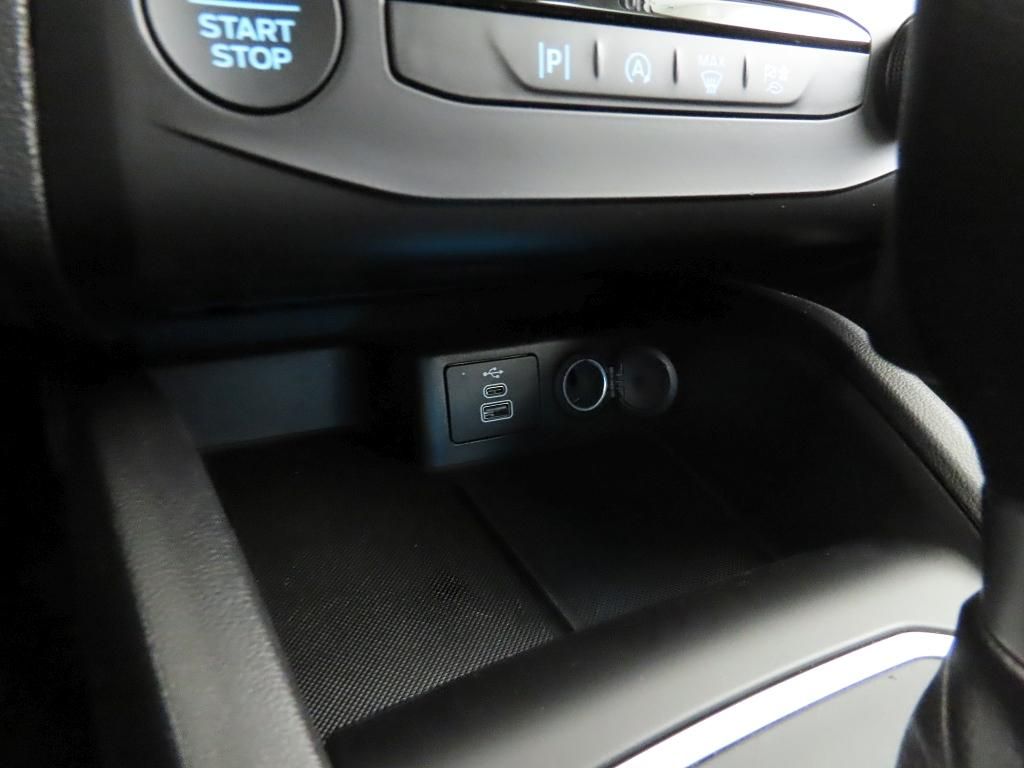 Ford Focus 1.0 M-Hybrid Aut Titanium iACC+LED+Kam+SHZ