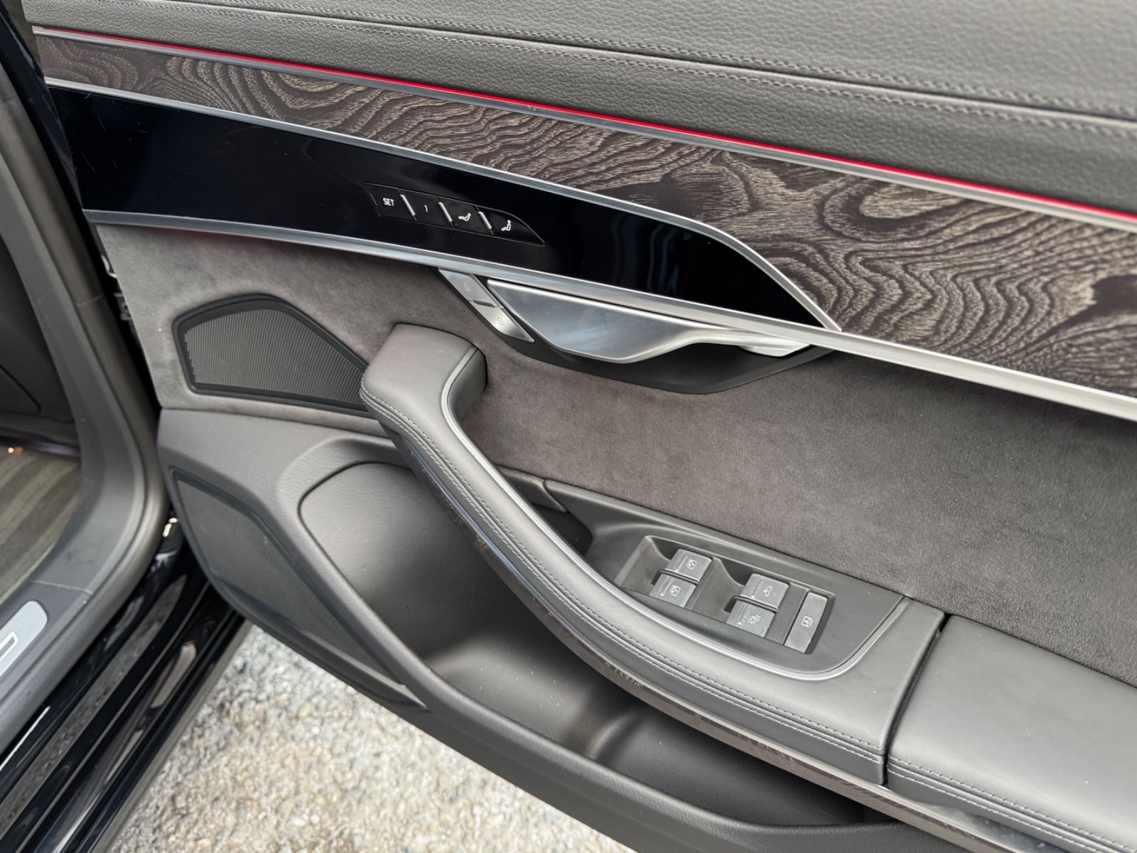 Audi A8 L 50 TDI Lang quattro S-Line Black - Samsaru's Car Outlet