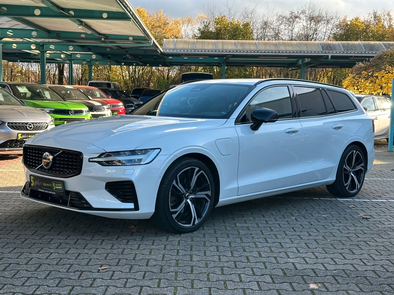 Volvo V60 T8 Recharge AWD Ultimate Dark *Pano*AHK*ACC*