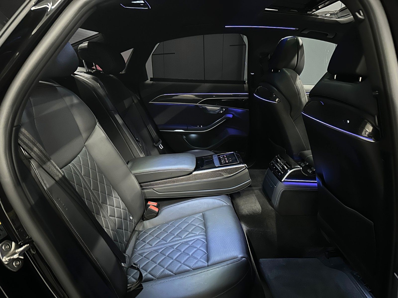 Audi A8 50 TDI quattro S-Line - Samsaru's Car Outlet
