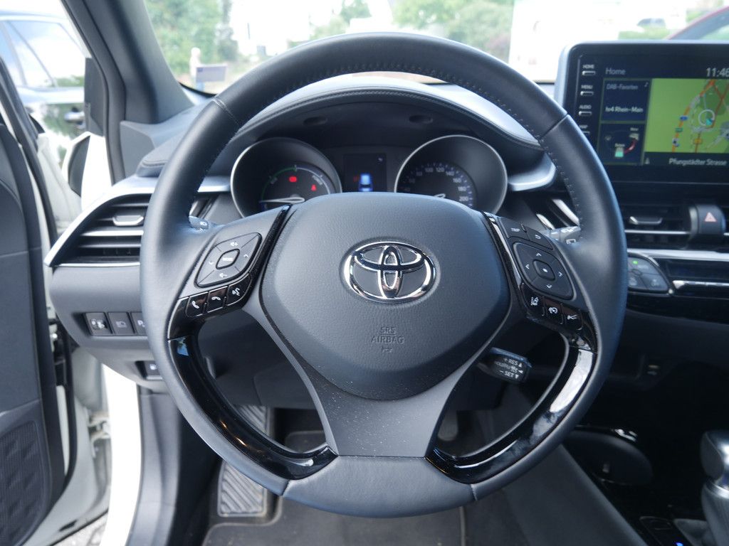 Toyota C-HR 2.0 Hybrid Team - Samsaru's Car Outlet