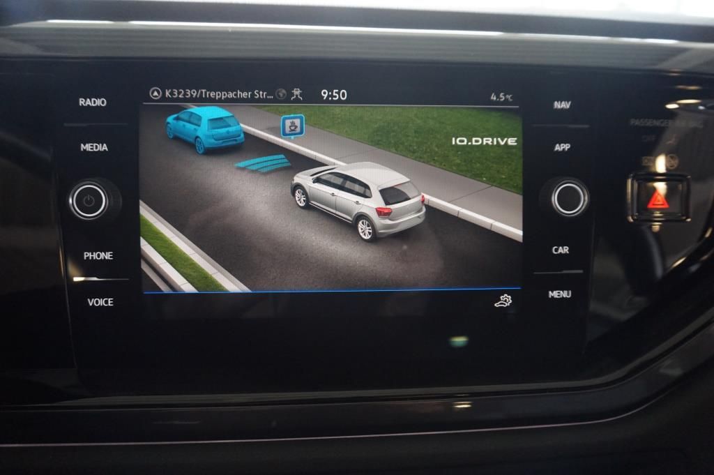 Volkswagen POLO 1,0 TSI DSG R-LINE KAMERA SHZ ACC LED NAVI