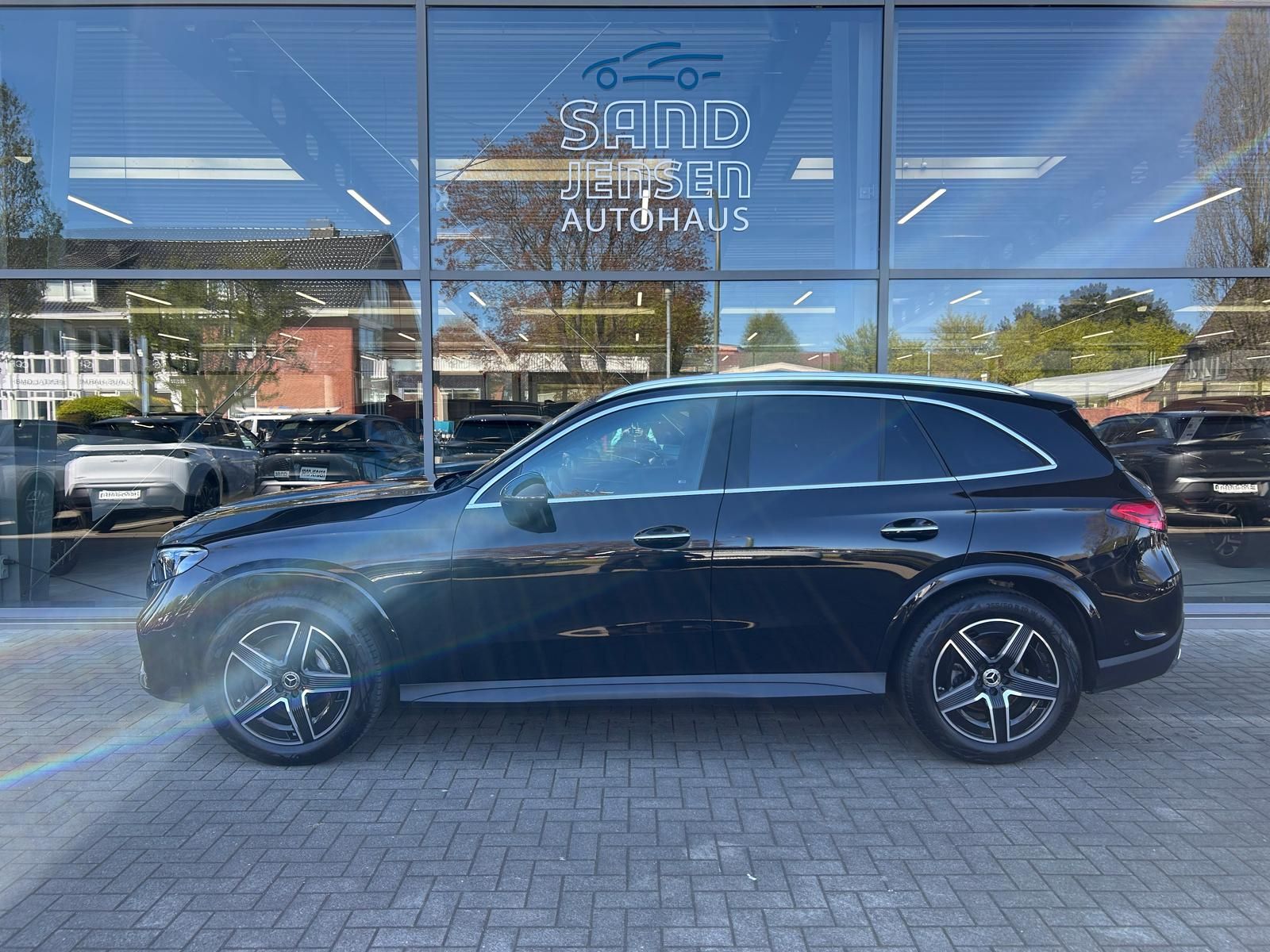 Mercedes-Benz GLC 300 d 4M AMG Line Premium Fahrass+ AHK Distr