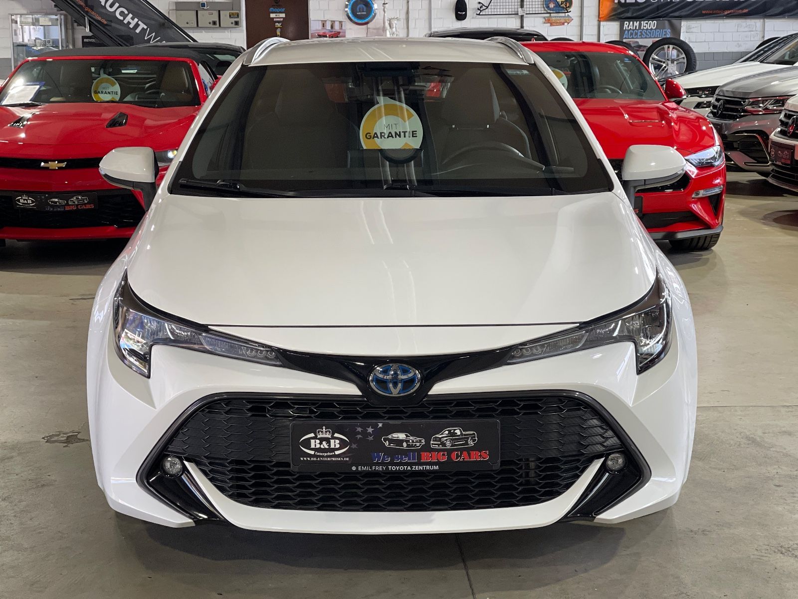 Toyota TOURING SPORTS HYBRID BUSINESS - Samsaru's Car Outlet