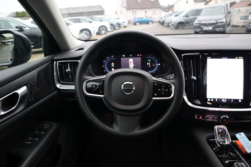 Volvo V60 T8 AWD Recharge Plus Dark|AHK|PANO|NAVI|SHZ