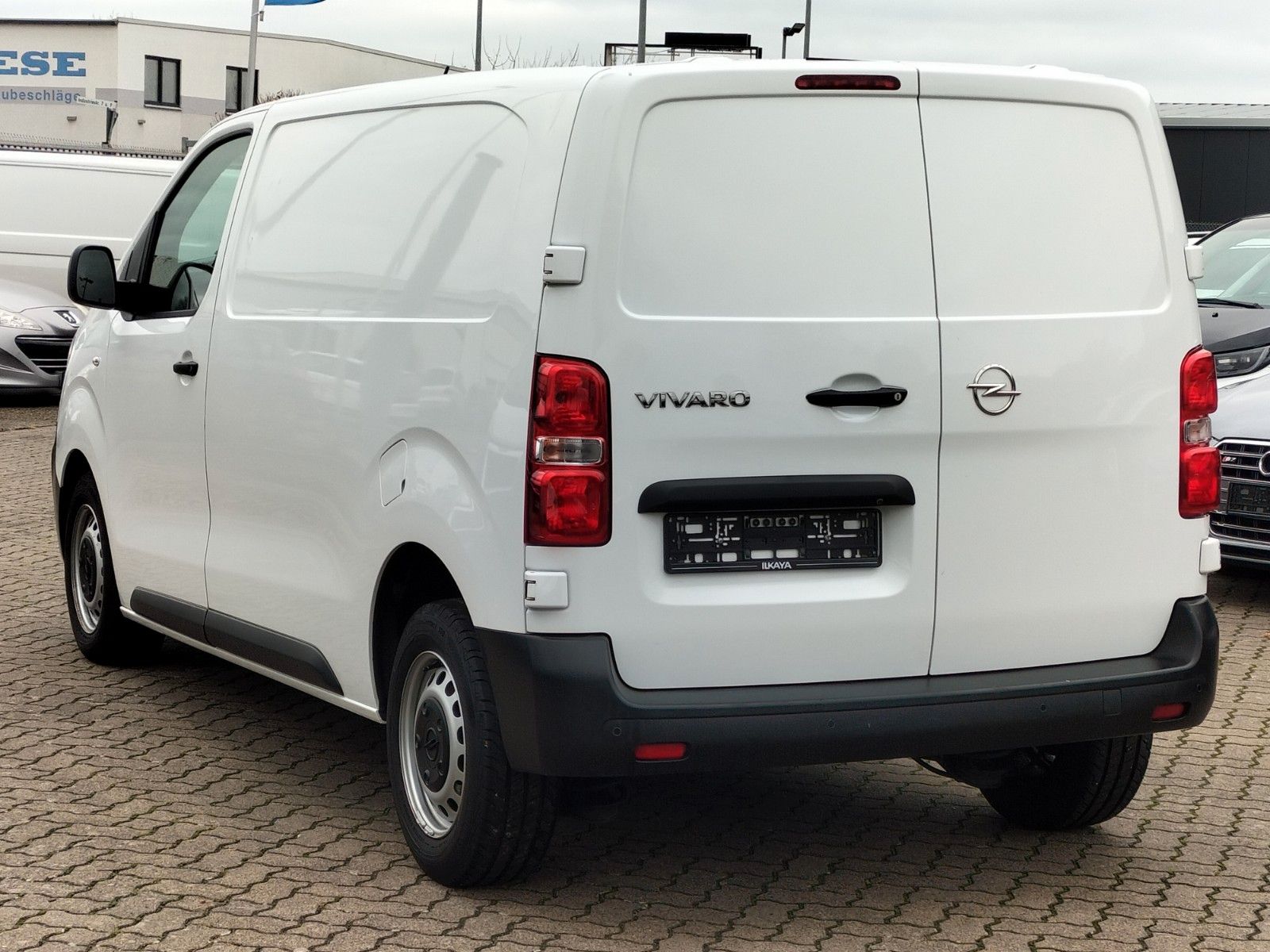 Opel Vivaro Kasten Edition M - Samsaru's Car Outlet