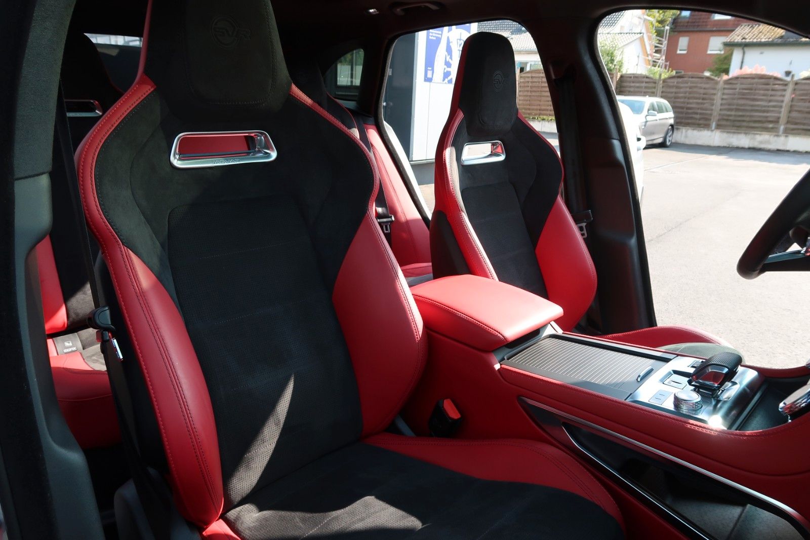 Jaguar F-Pace F-PACE SVR AWD # 26 tkm # Schiebedach...