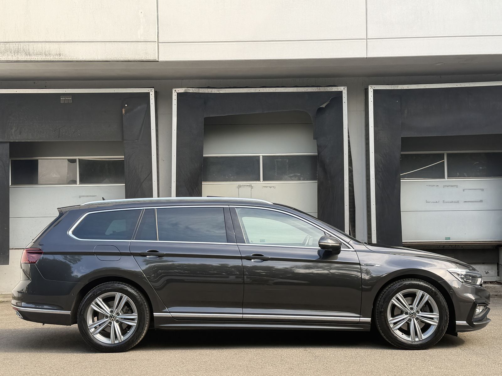 Volkswagen Passat R-Line LED Virtual Pano Massage H&K AHK