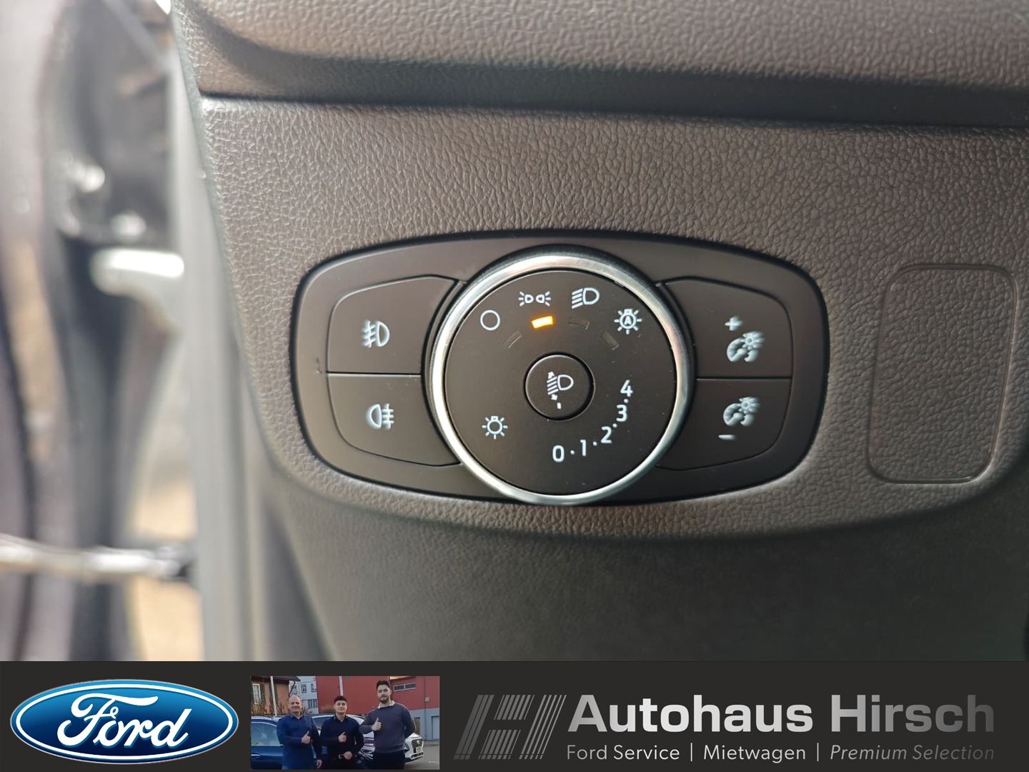 Ford Focus Turnier Active Navi LED ACC CarPlay WLAN D