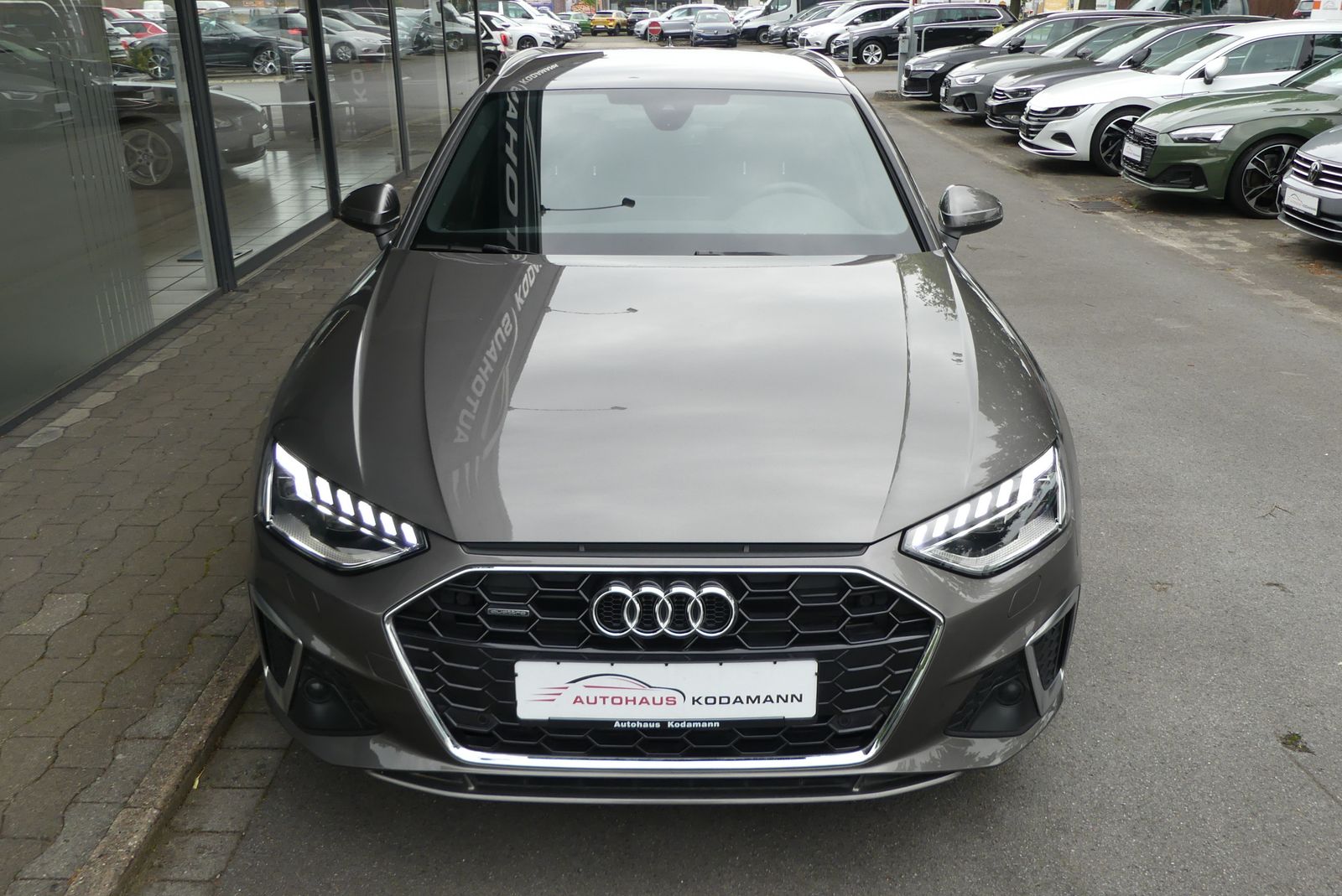 Audi A4 40 TFSI quattro S-Line - Samsaru's Car Outlet