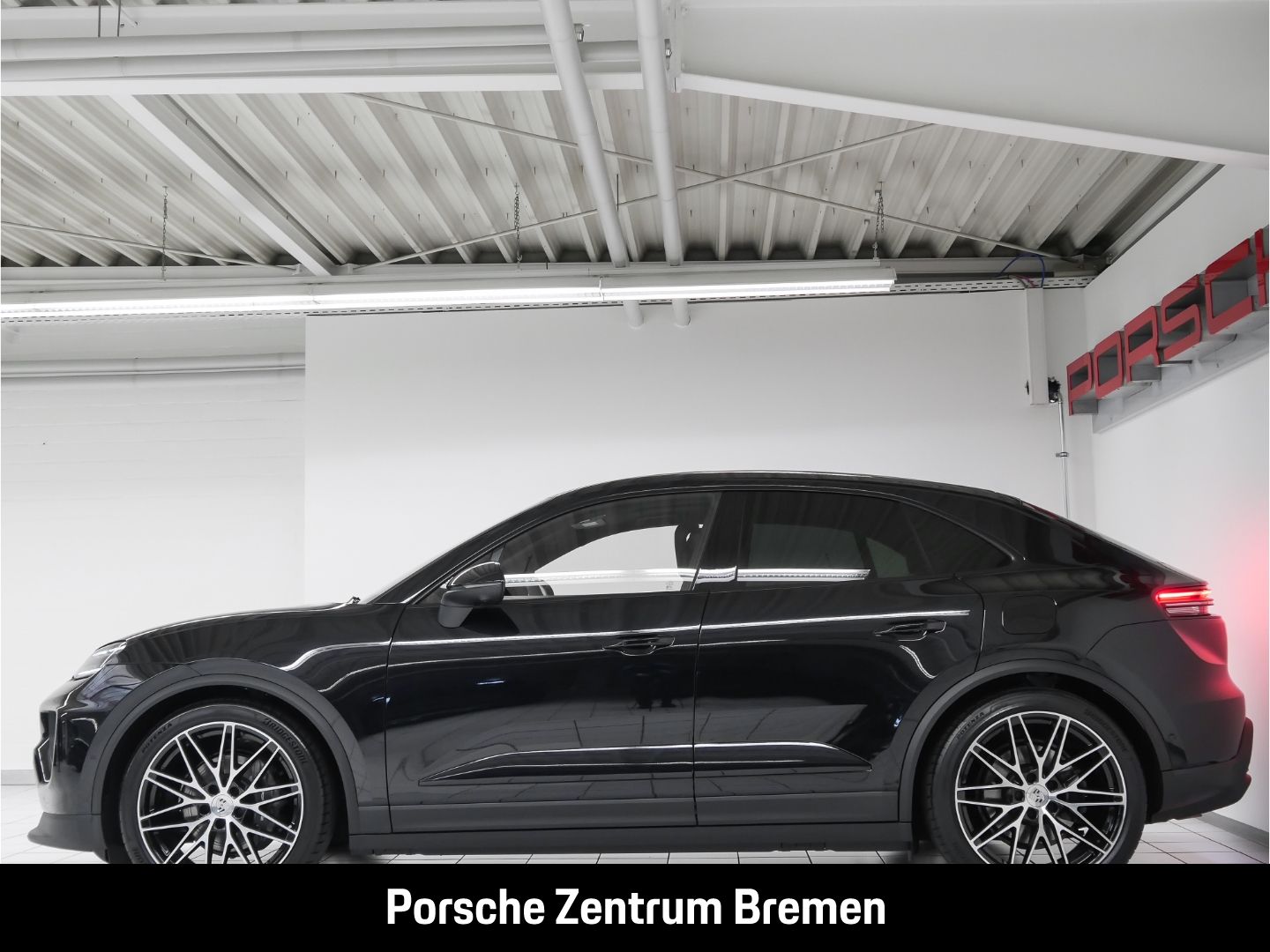 Porsche Macan 4 - Samsaru's Car Outlet