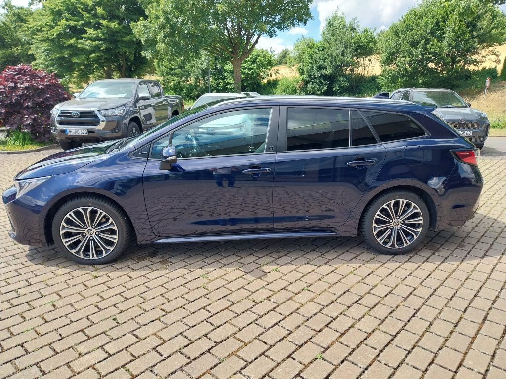 Toyota Corolla 2.0 Hybrid Touring Sports - Samsaru's Car Outlet
