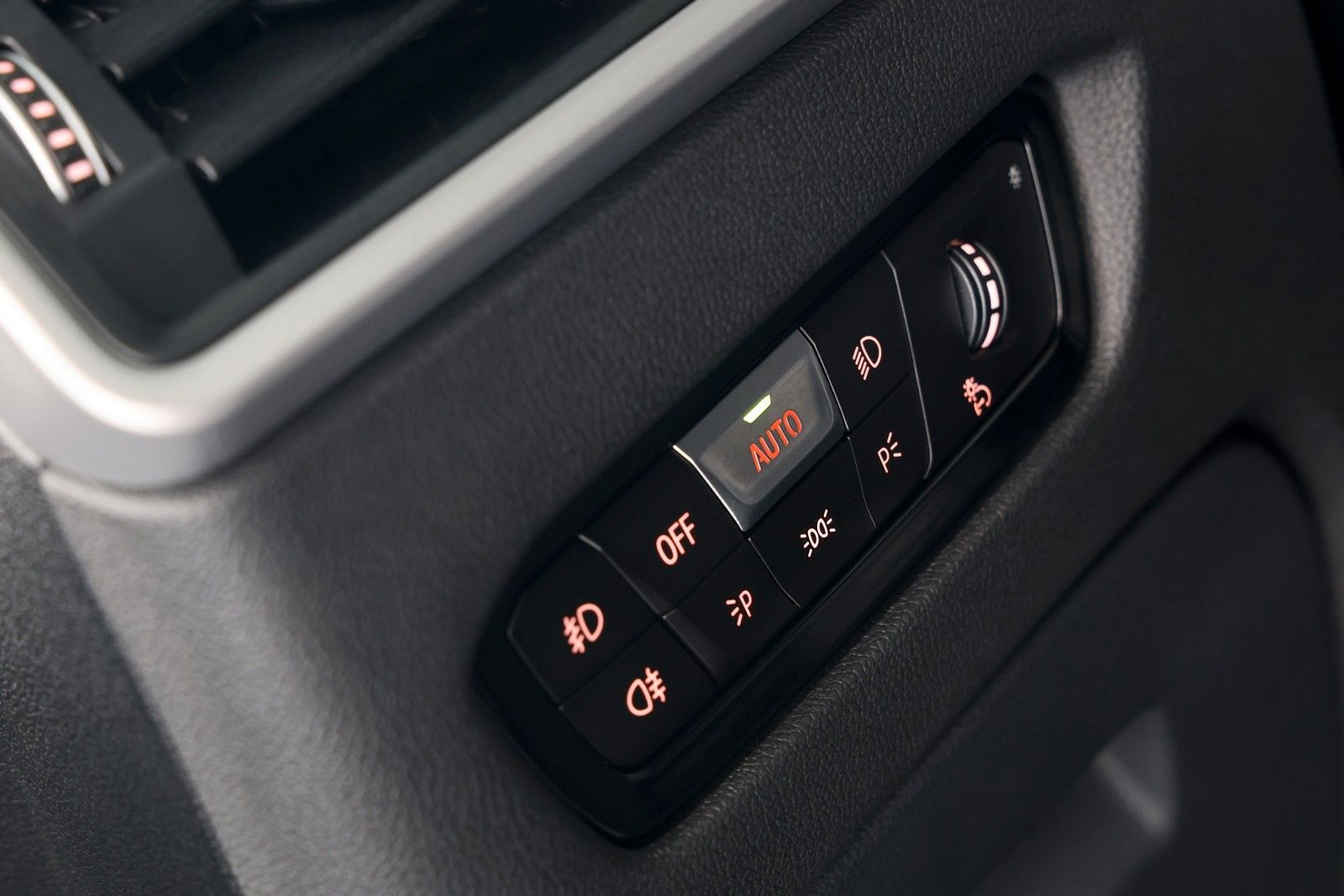 BMW 320d xDrive Touring - Samsaru's Car Outlet