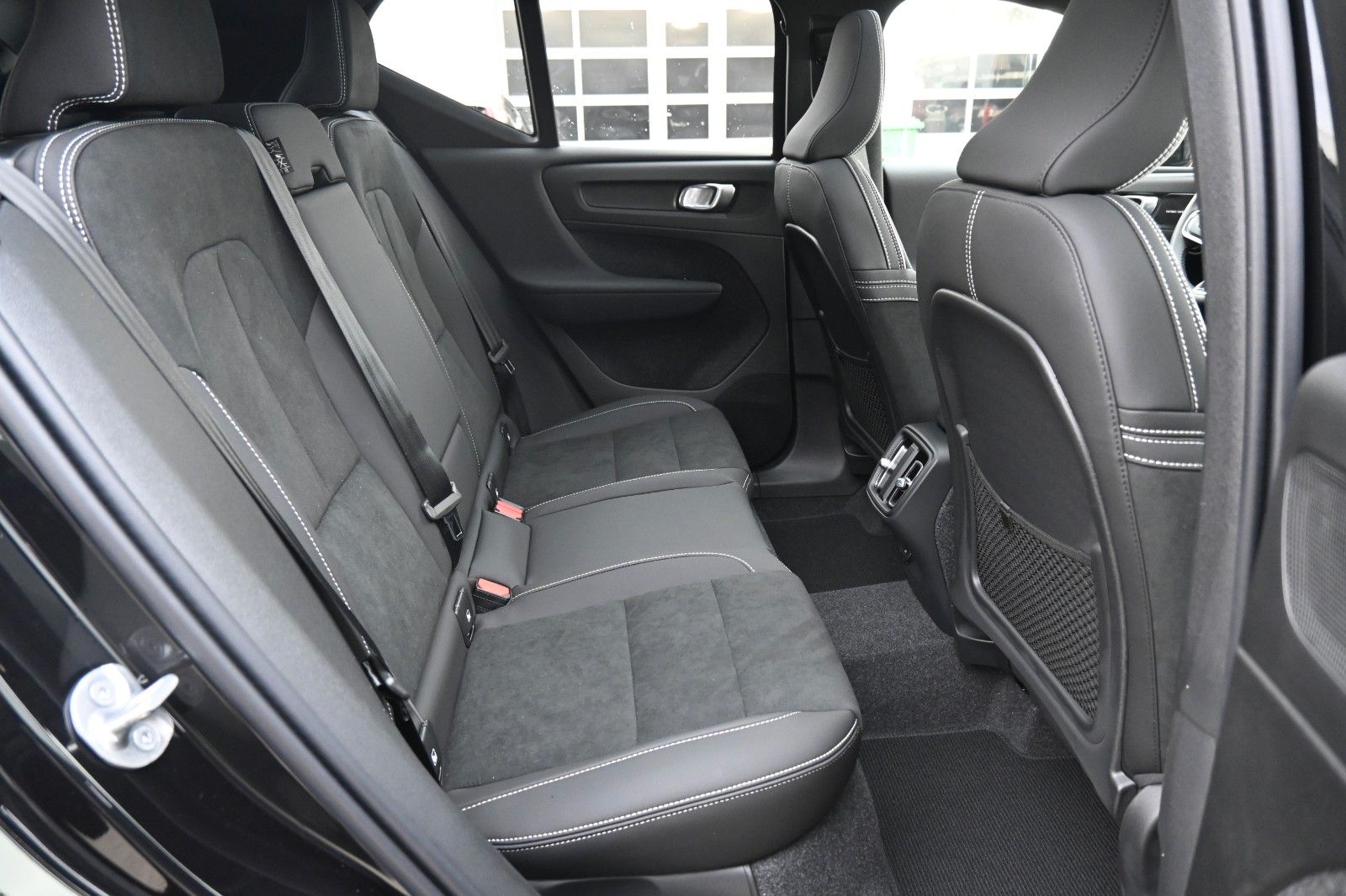 Volvo XC40 B3 DKG Plus Black Edition*PANO*360°*ACC*AHK