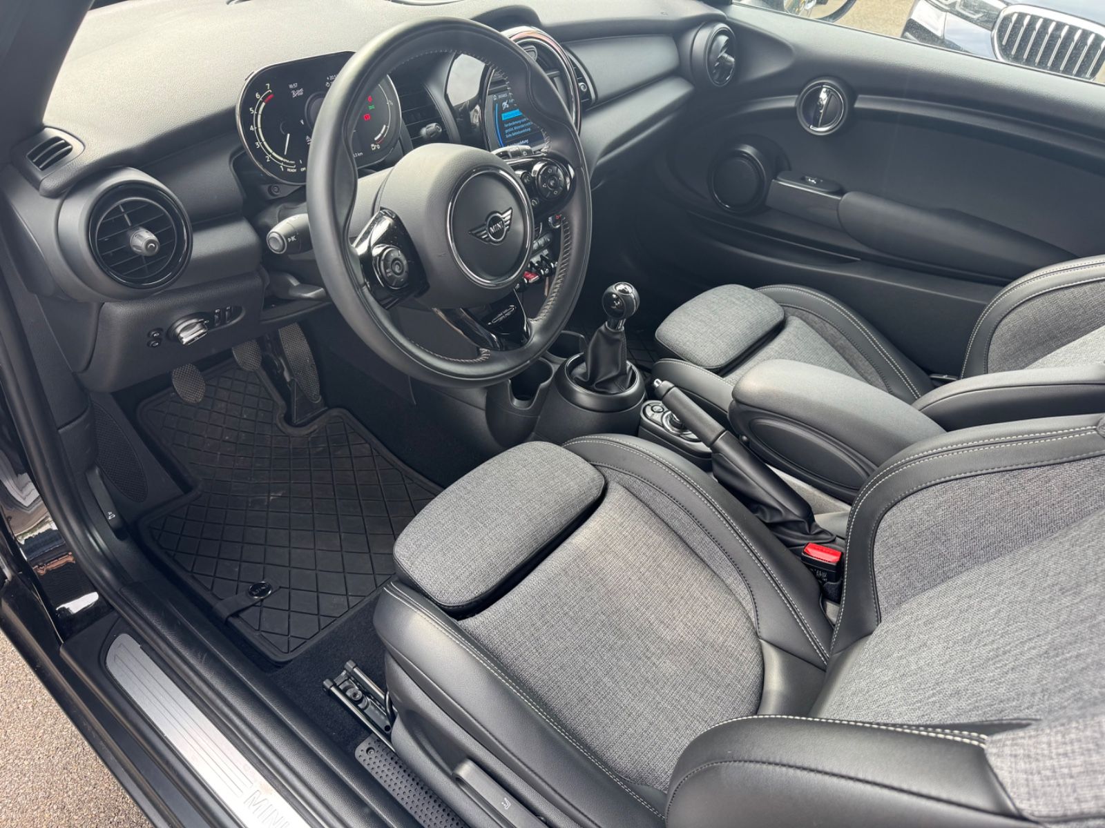 MINI One Chili - Samsaru's Car Outlet