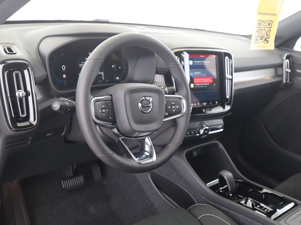 Volvo XC40 B4 Ultra Dark - Samsaru's Car Outlet