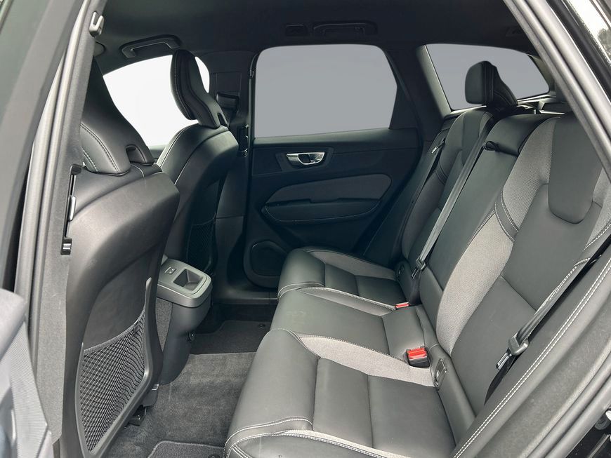 Volvo XC60 B4 B Plus Dark - Samsaru's Car Outlet
