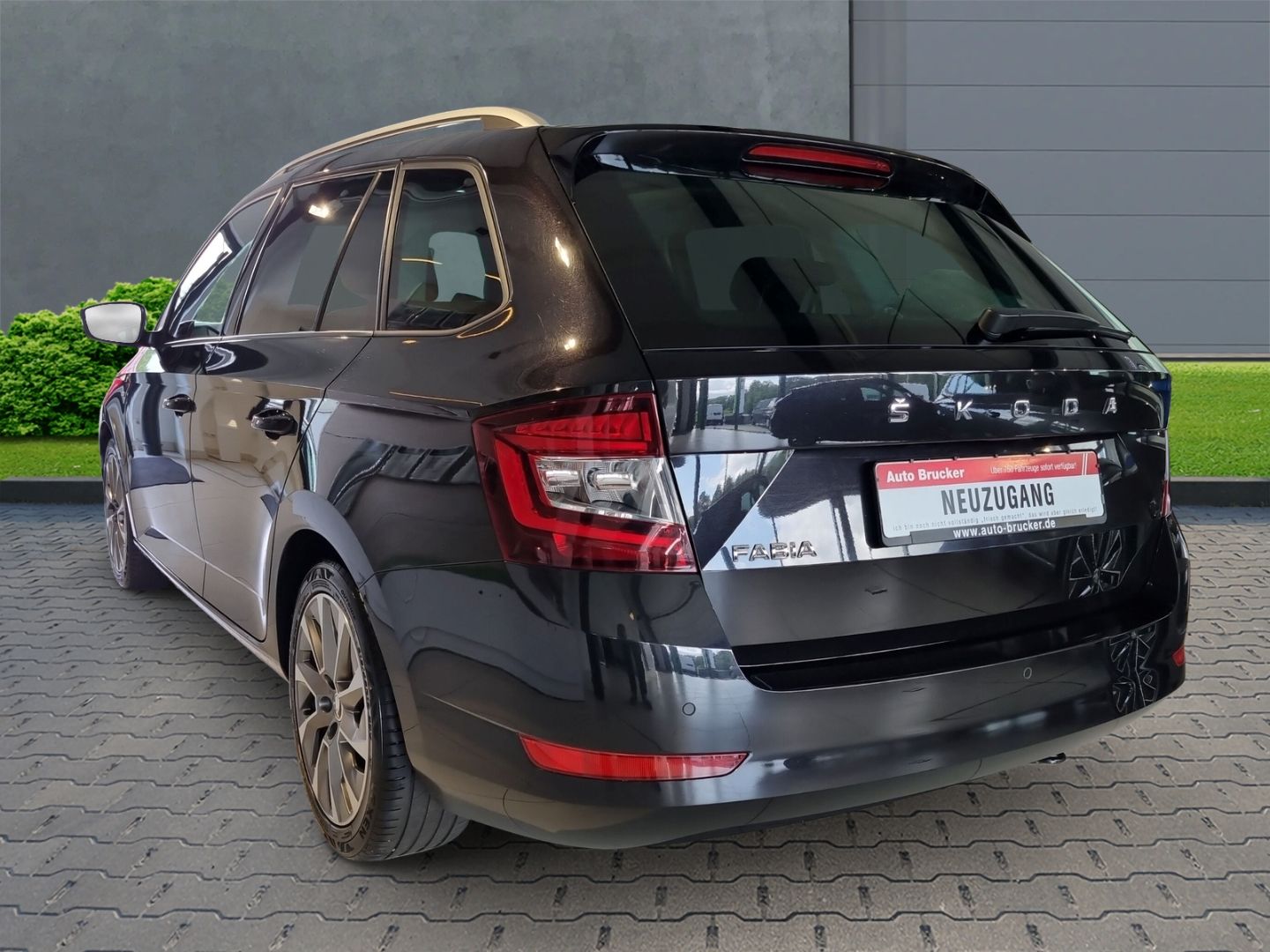 Skoda Fabia Combi 1.0 TSI - Samsaru's Car Outlet