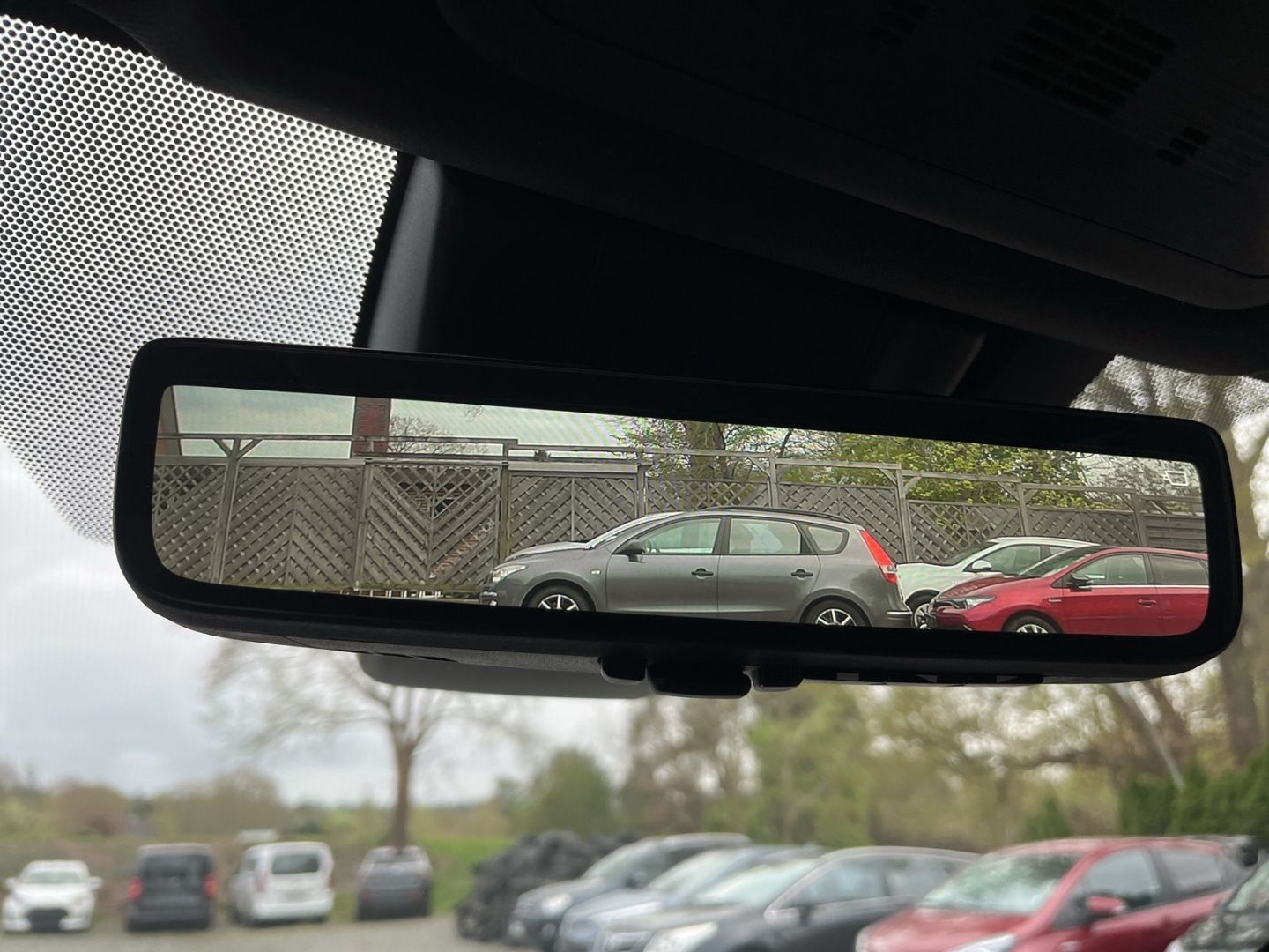 Toyota RAV 4 Plug-in Hybrid 4x4 - Samsaru's Car Outlet