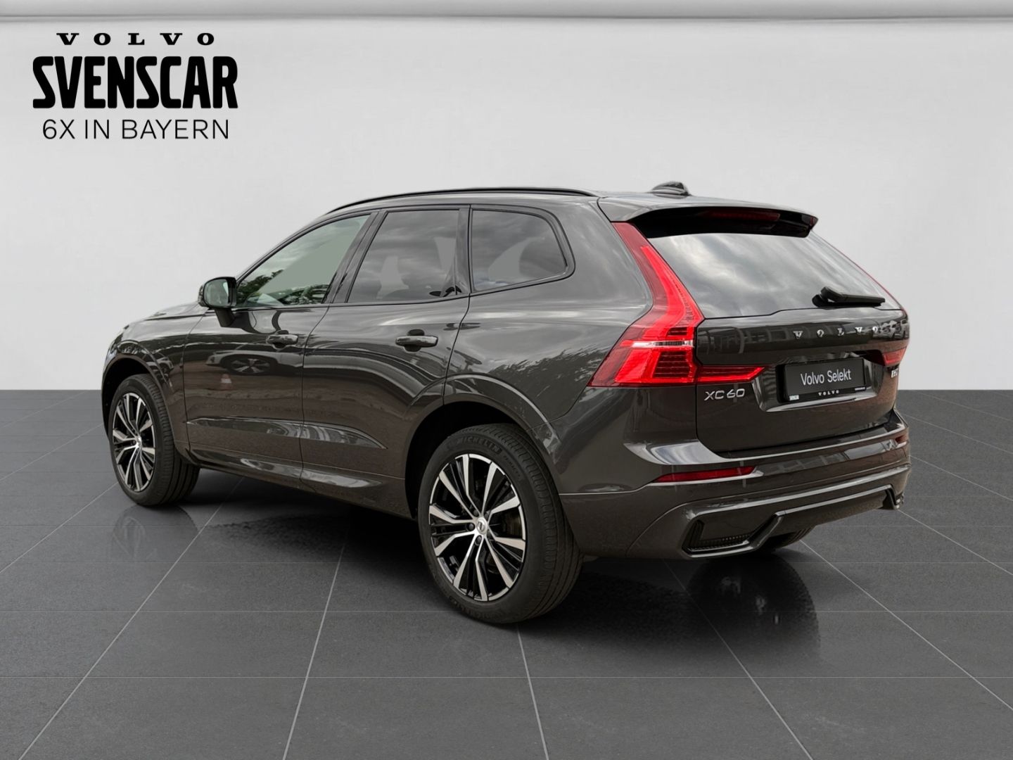 Volvo XC60 B5 Ultimate Dark AWD HUD  StandHZG H&K Luft