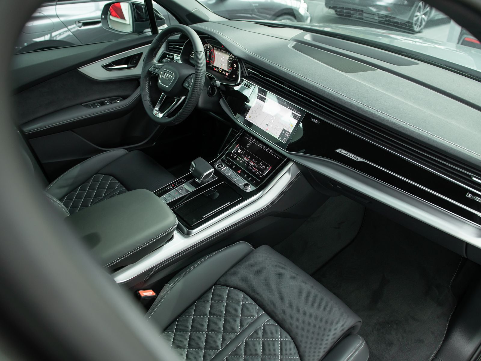 Audi Q7 SUV S line 50 TDI quattro 210(286) kW(PS) tip
