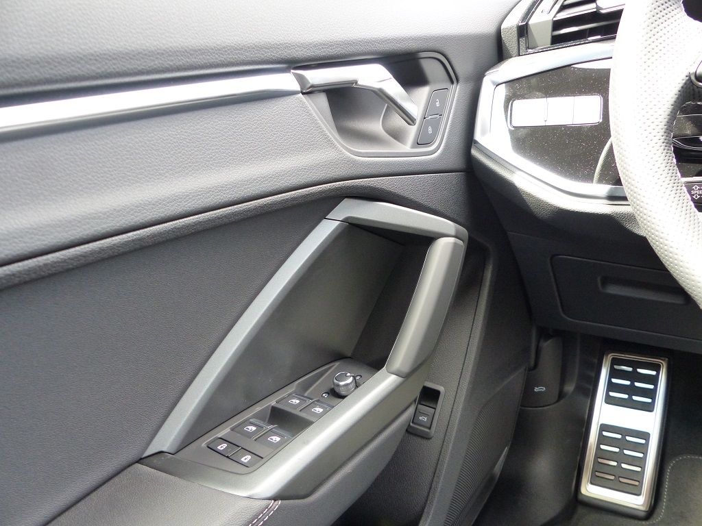 Audi Q3 Sportback 40 TFSI quattro S line - Samsaru's Car Outlet