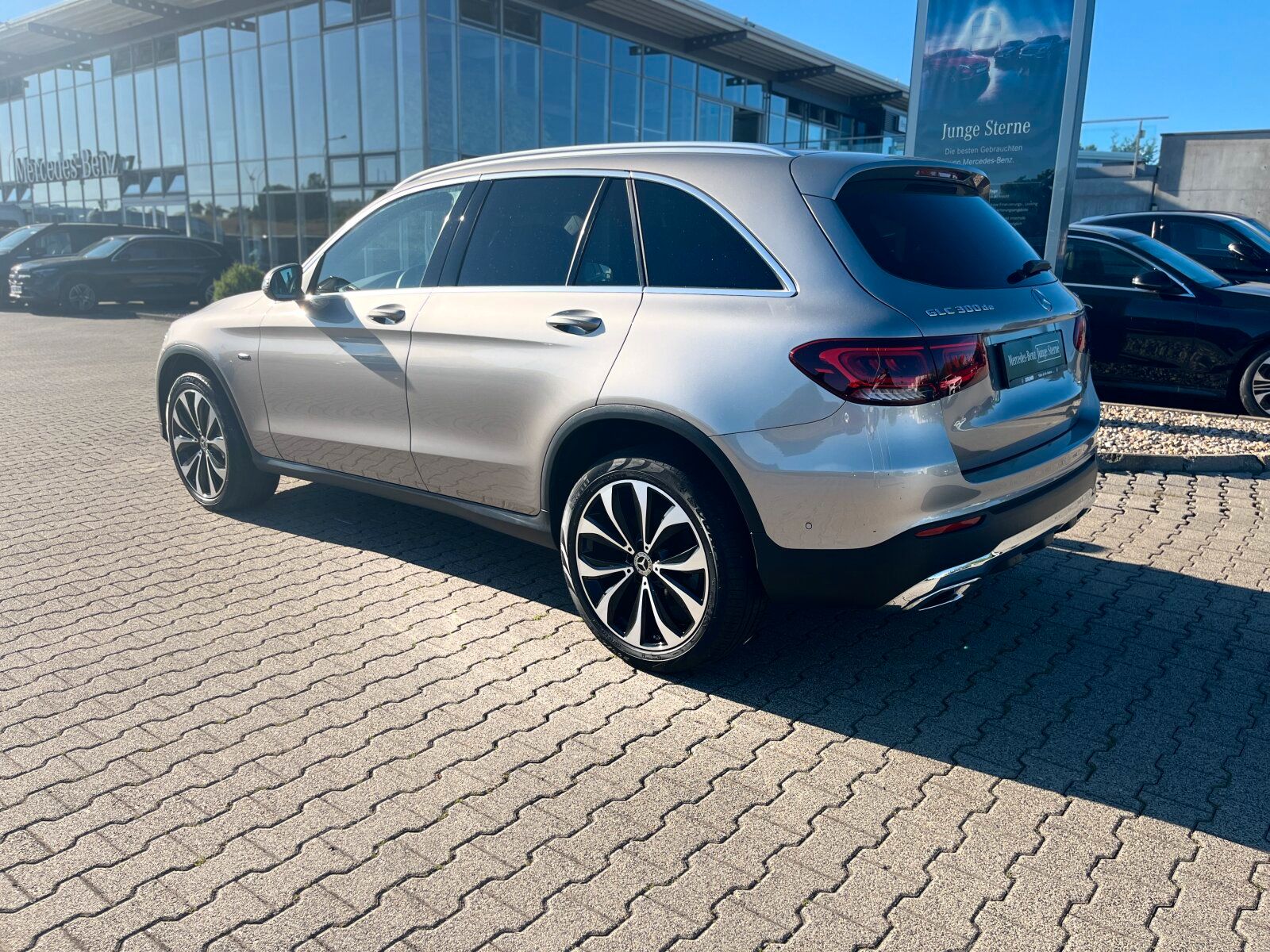 Mercedes-Benz GLC 300 de 4M AMG - Samsaru's Car Outlet